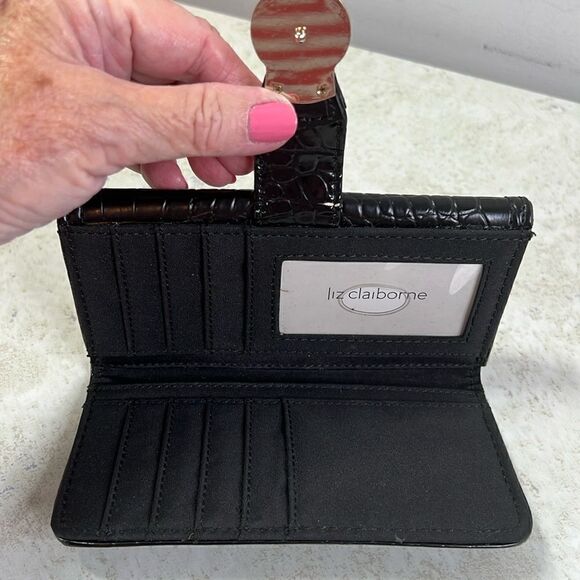 Liz Claiborne Black Snakeskin Embossed Wallet - Picture 4 of 4